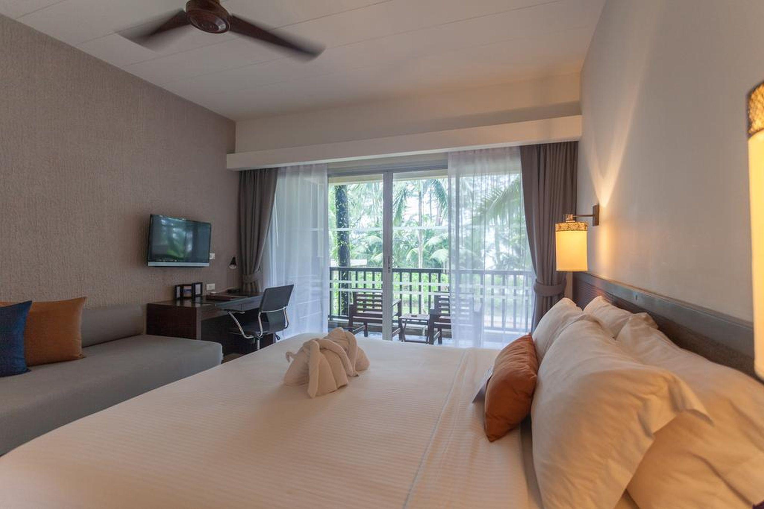 Grand Southsea Khaolak Beach Resort Khao Lak Exterior photo